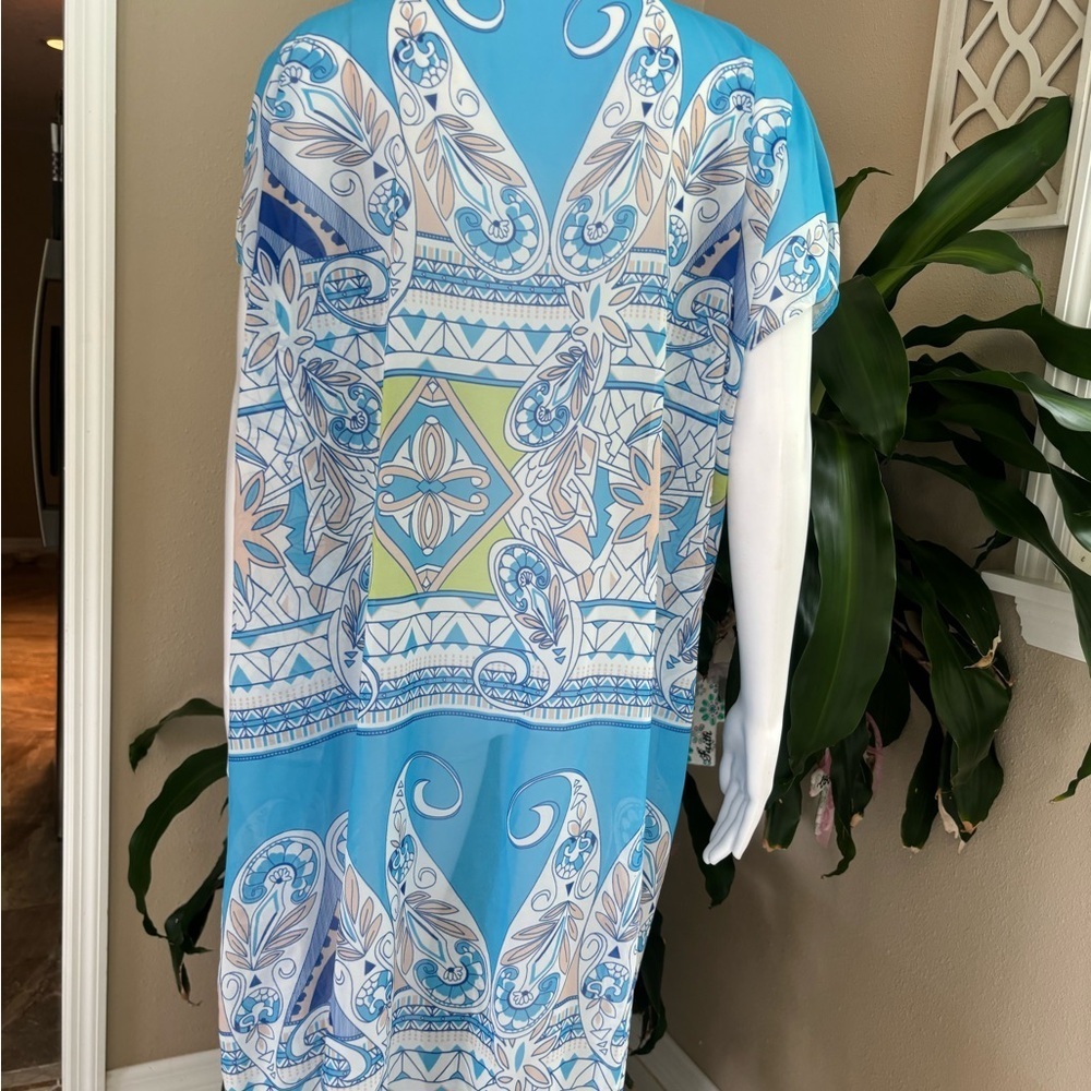 Blue and White Paisley Kimono - Picture 5 of 7